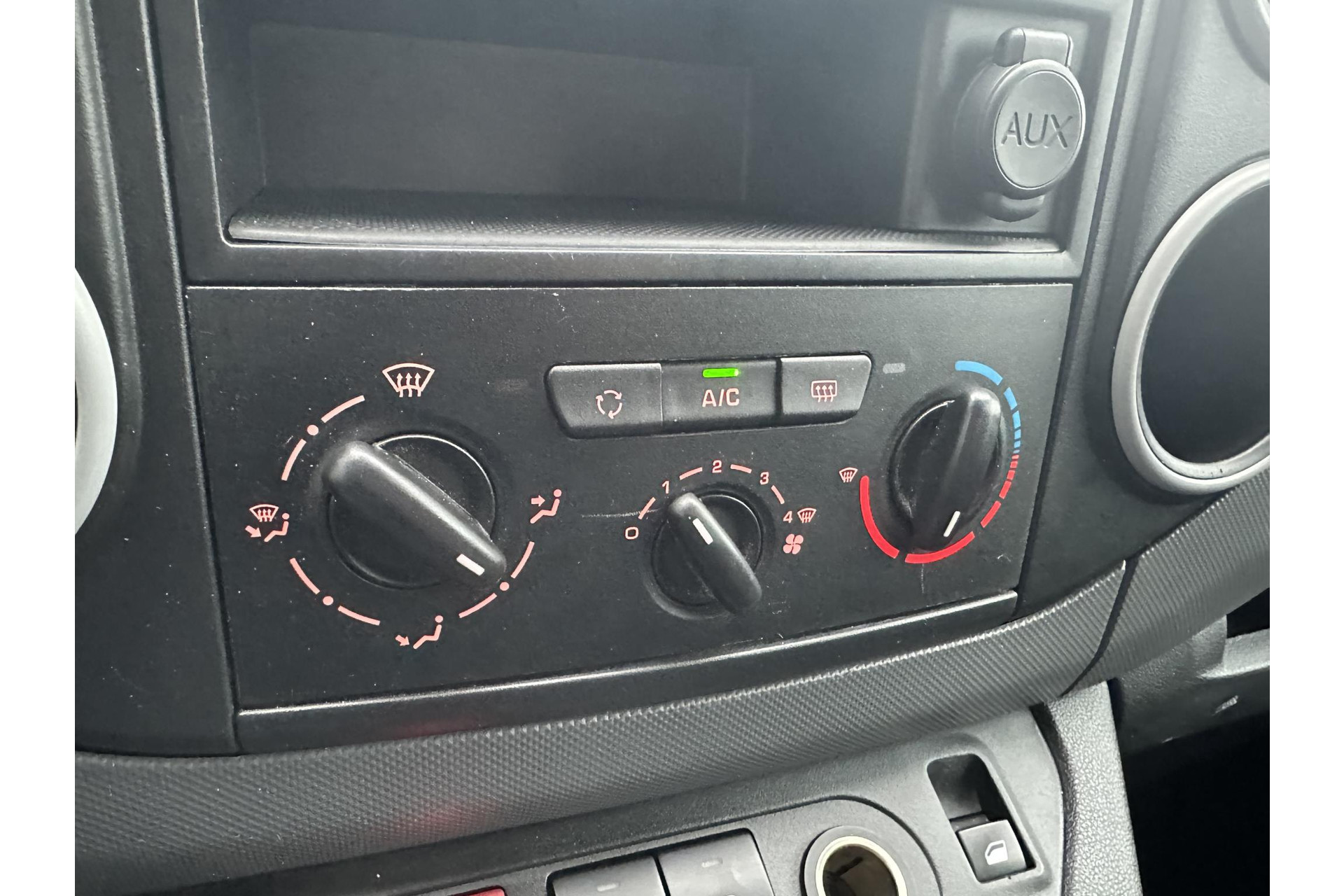 Peugeot Partner 120 1.6 BlueHDi 75 L1 Premium*AIRCO*CRUISE*PDC*